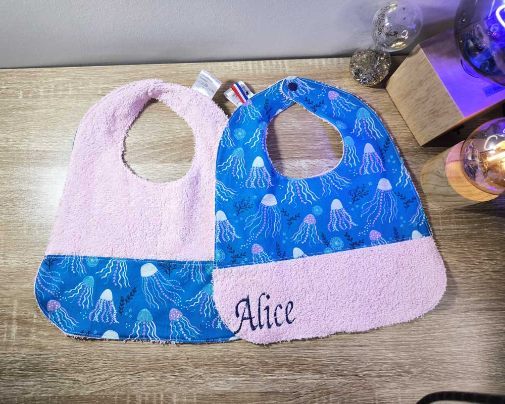 Bavoir fantaisie avec pression