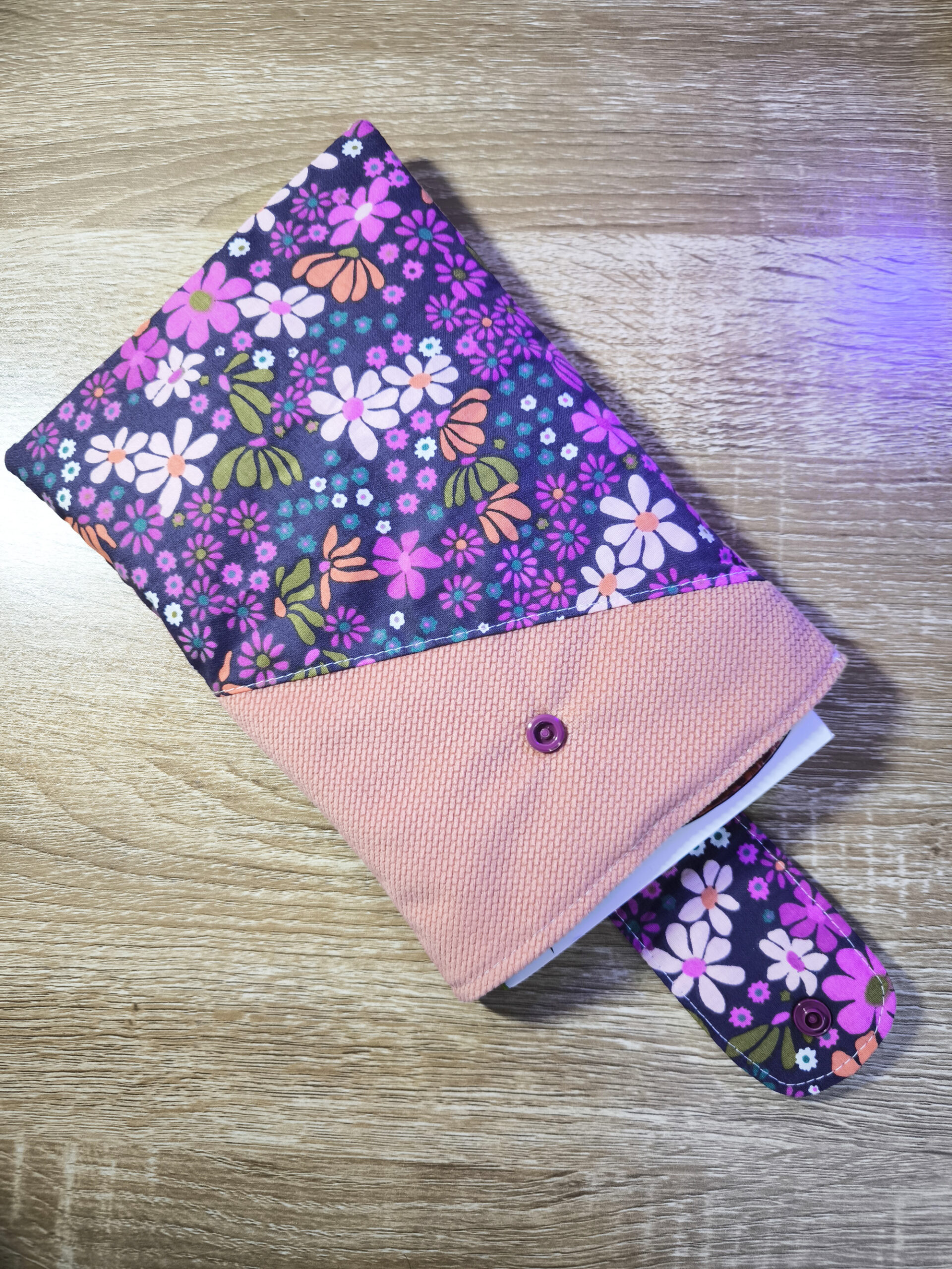 Pochette à livre avec empiècement tissu au choix