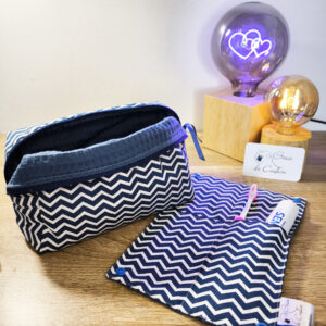 Trousse de toilettes avec son étui à brosses à dents personnalisable fabriquée en France