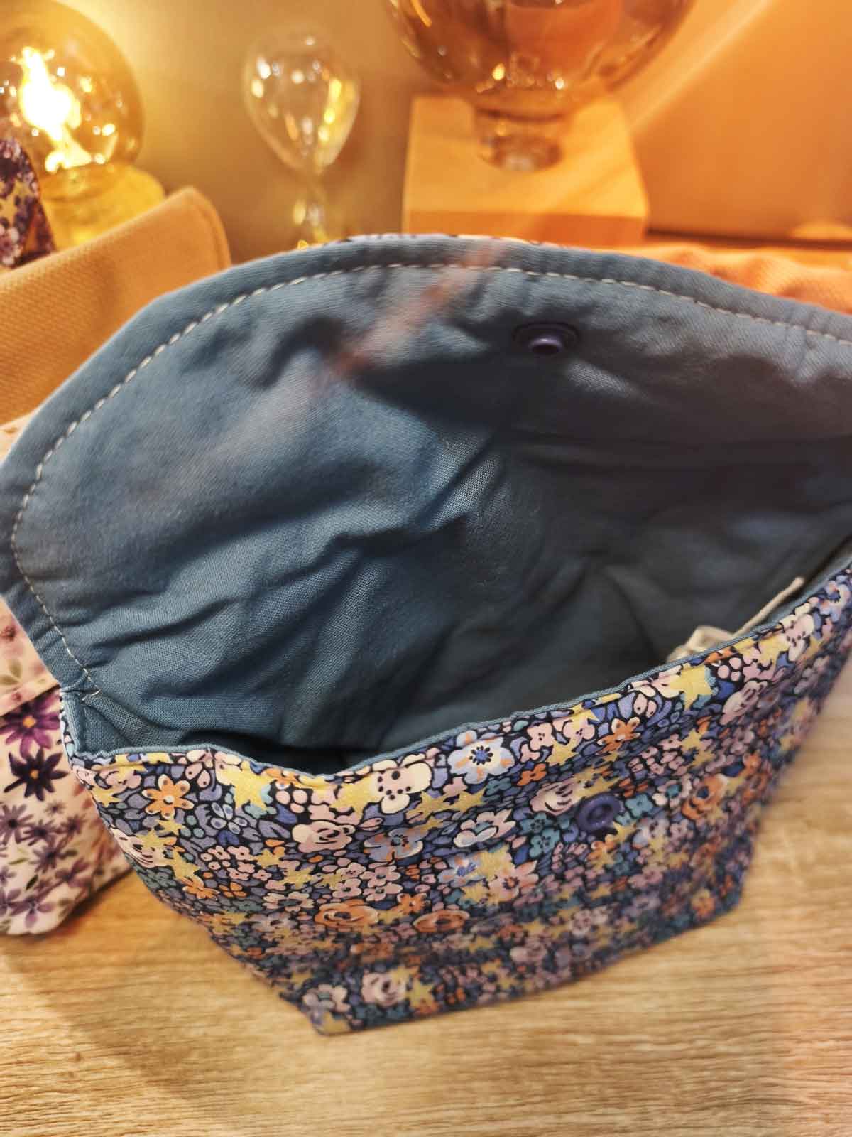 Pochette à rabat avec bouton pression personnalisable fabriquée en France