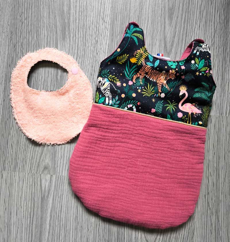 Kit poupon personnalisable bavoir gigoteuse